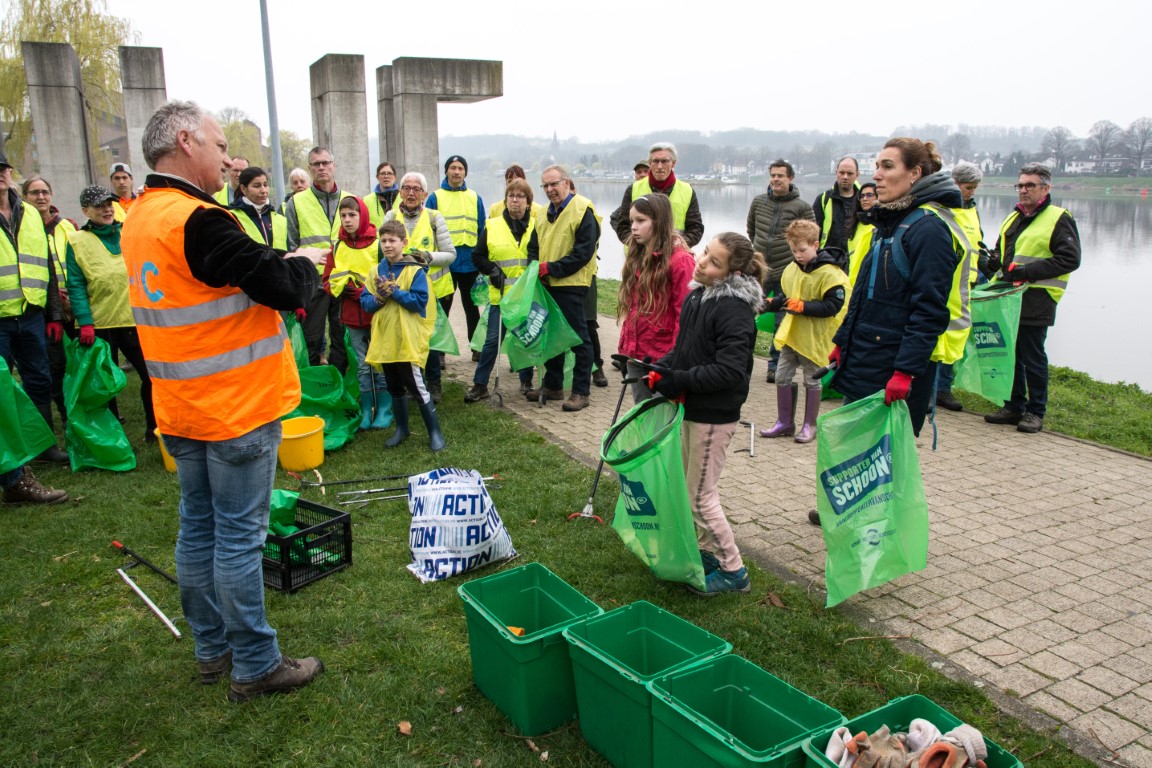 CNME Maastricht en regio zwerfafval rapen